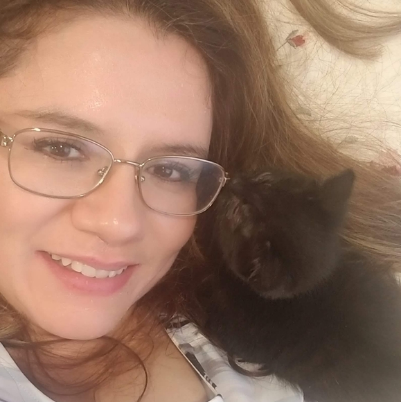 Meet your Posher, Liliana - Picture 2 of 2